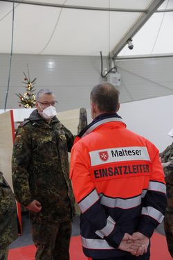 Bundeswehr und Malteser arbeiten enger zusammen - wie hier im Corona-Testzentrum Hechtsheim. Foto: Bundeswehr/Marterer